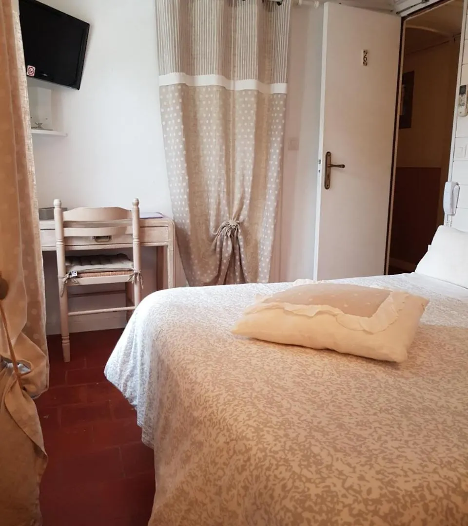 Auberge Provençale Saint-Raphaël Hotel