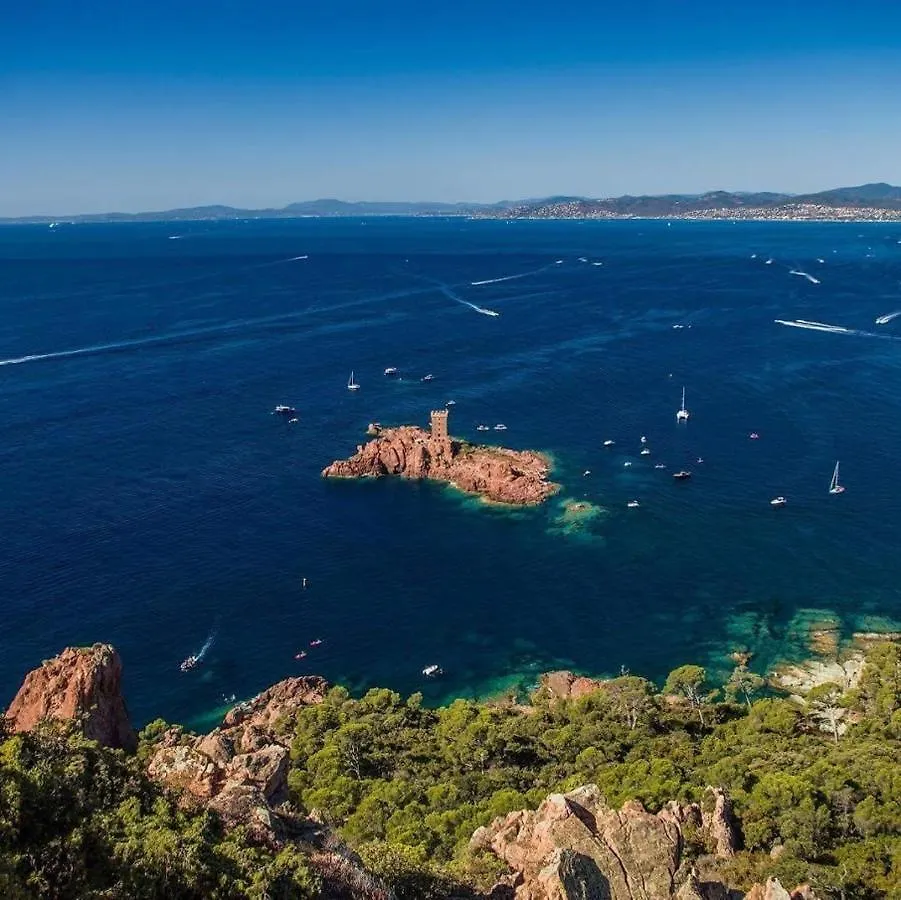 Hotel Auberge Provencale Saint-Raphael   Saint-Raphael (Var)